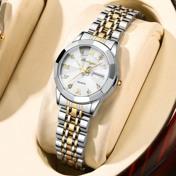 ساعت زنانه POEDAGAR با بند استیل دو رنگ نقرهای و طلایی، صفحه شیشهای سهبعدی با مقیاس کریستالی، نمایش تاریخ و روز هفته، کوارتز ژاپنی، شبتاب و ضدآب—لوکس و شیک برای استفاده روزمره و مجالس
