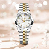 ساعت زنانه POEDAGAR با بند استیل دو رنگ نقرهای و طلایی، صفحه شیشهای سهبعدی با مقیاس کریستالی، نمایش تاریخ و روز هفته، کوارتز ژاپنی، شبتاب و ضدآب—لوکس و شیک برای استفاده روزمره و مجالس