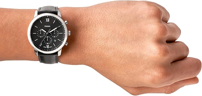 ساعت کرونوگراف Fossil Neutra مدل FS5452 با قاب استیل نقره‌ای، صفحه مشکی ساتن، بند چرمی مشکی و مقاومت تا ۵۰ متر